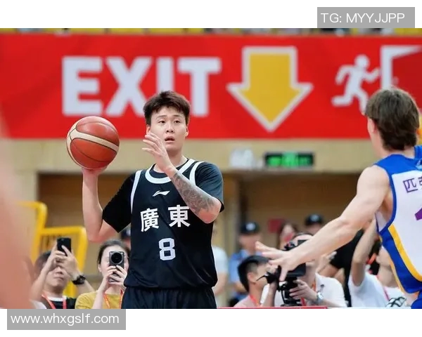 广州篮球队在亚运会中的灵活性表现引发热议与期待 广州篮球队在亚运会中的灵活性表现引发热议与期待